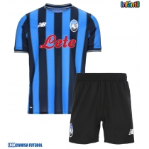 Camisa de Futebol Atalanta Equipamento Principal Infantil 2025-26 Manga Curta (+ Calças curtas)